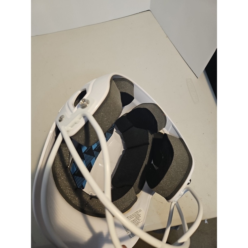 Easton Alpha Quartz Softball Battling Helmet - White size: M/L 6 5/8 - 7 1/4 - Picture 10 of 11